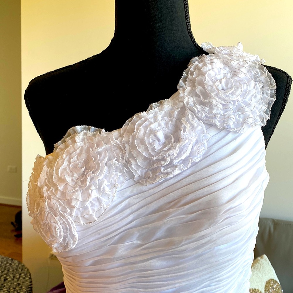 Camille flower white dress 🤍